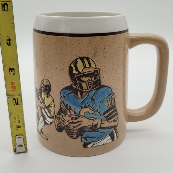 GIFTCRAFT | football themed stoneware mug - Picture 2 of 8